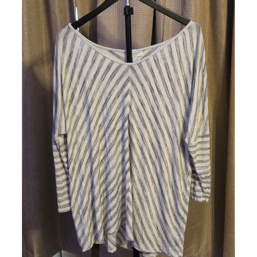 Liz Lange Maternity Striped 3/4 Sleeve Blouse Women's Size Large‎ White Gray